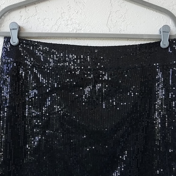 Forever 21 Black Sequined Miniskirt - Picture 2 of 8